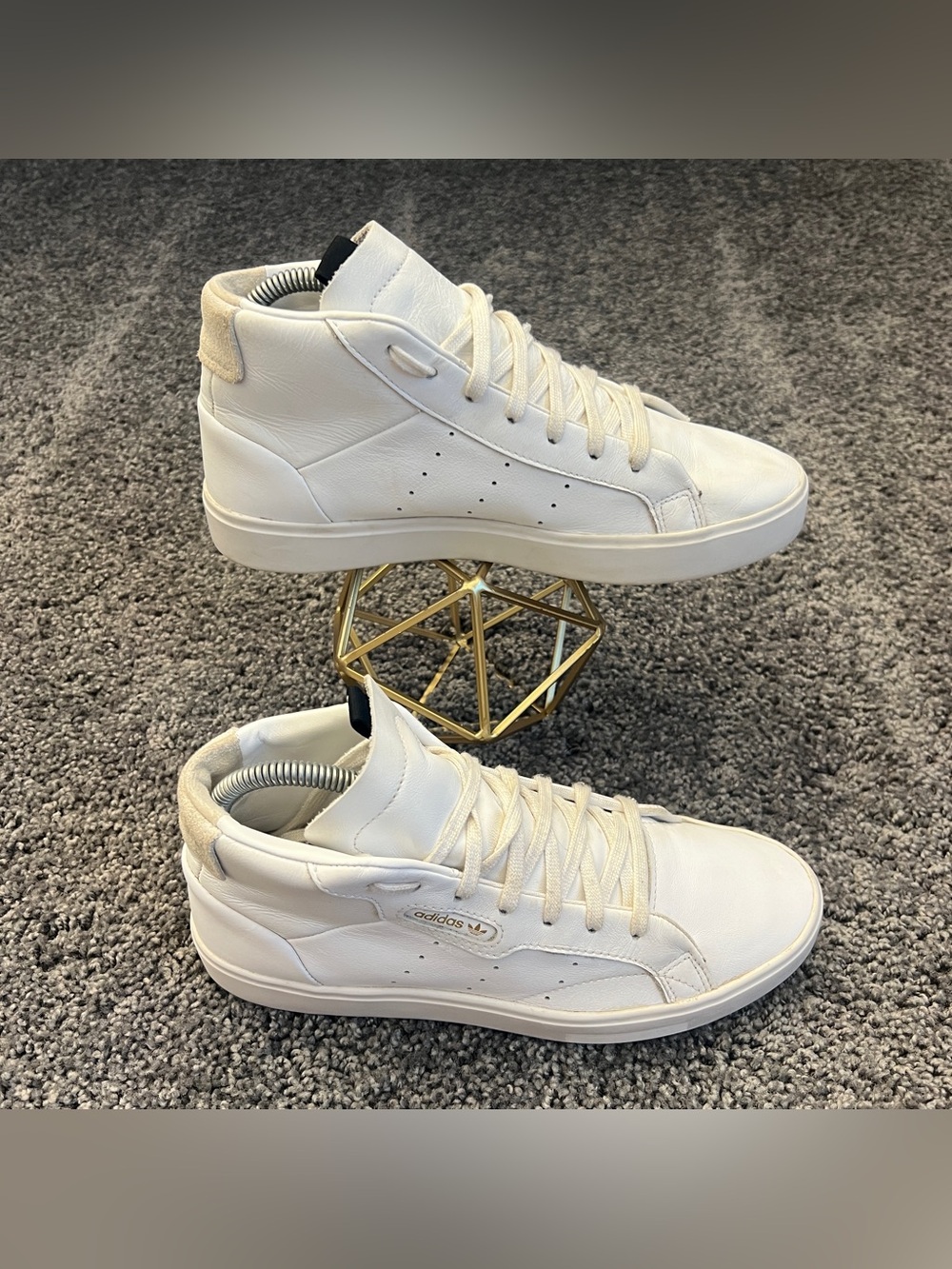 Adidas Women's Sleek Shoes Size 7.5 Mid Leather Sneakers EE4727 Cream White